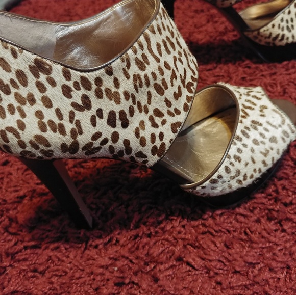 BCBG heels - Picture 1 of 1